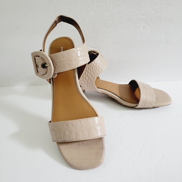 New Easy Spirit Selina Block Heels Beige Casual Sandals , Size 9 - Picture 1 of 7